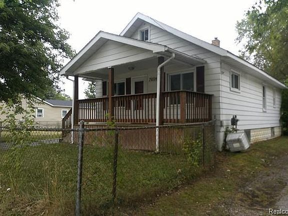 2nd image of 2054 E Parkwood Ave