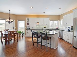 10112 Bluff Rd, Eden Prairie, MN 55347