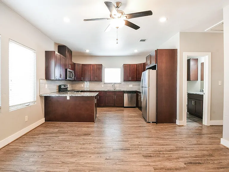 3249 Dixie Dr #B — Photo 4