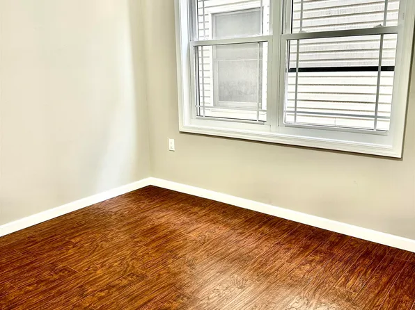 40 Vroom Street image 14 of 22