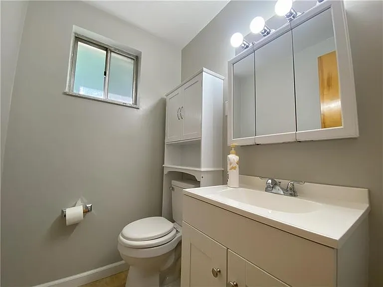 439 Crestview Dr — Photo 20