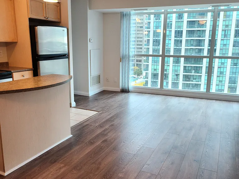 18 Yonge St #1113 — Photo 1
