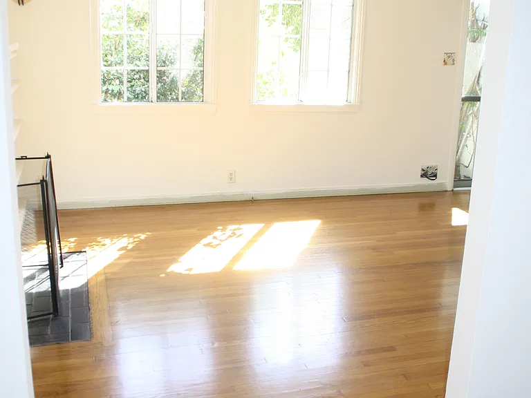 2125 Ocean Park Blvd #2125 — Photo 9