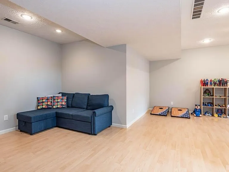 3253 S Southern Oaks Dr — Photo 13
