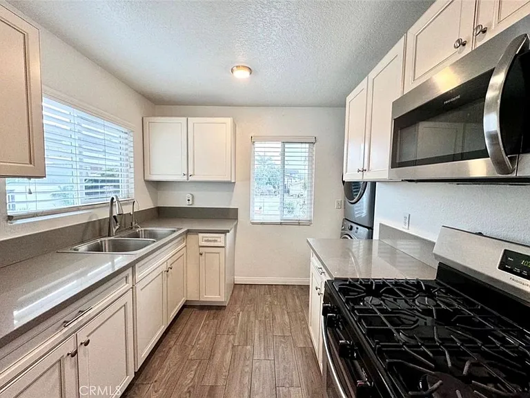 13512 Penn St — Photo 1