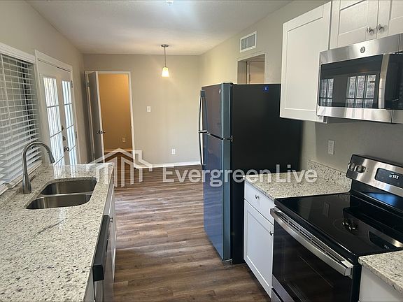 3rd image of 9546 Sophora Dr
