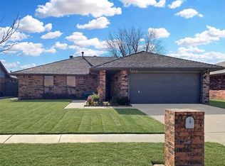 1332 Chimney Hill Rd, Yukon, OK 73099