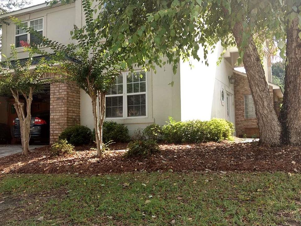 1st image of 1646 Pondside Dr #30