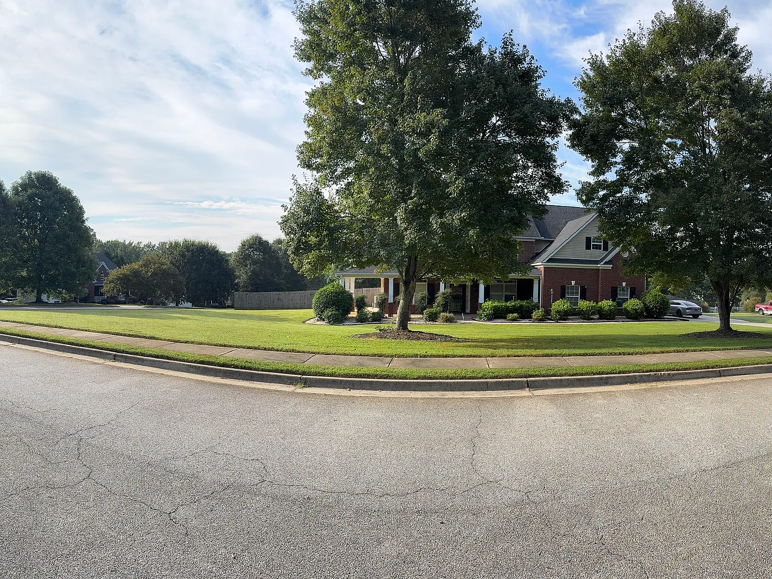 5 bed, 3176 sqft, $3,200 — Photo 3