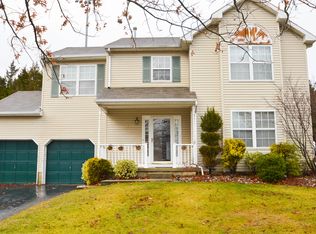 142 Pin Oak Ct, Toms River, NJ 08753