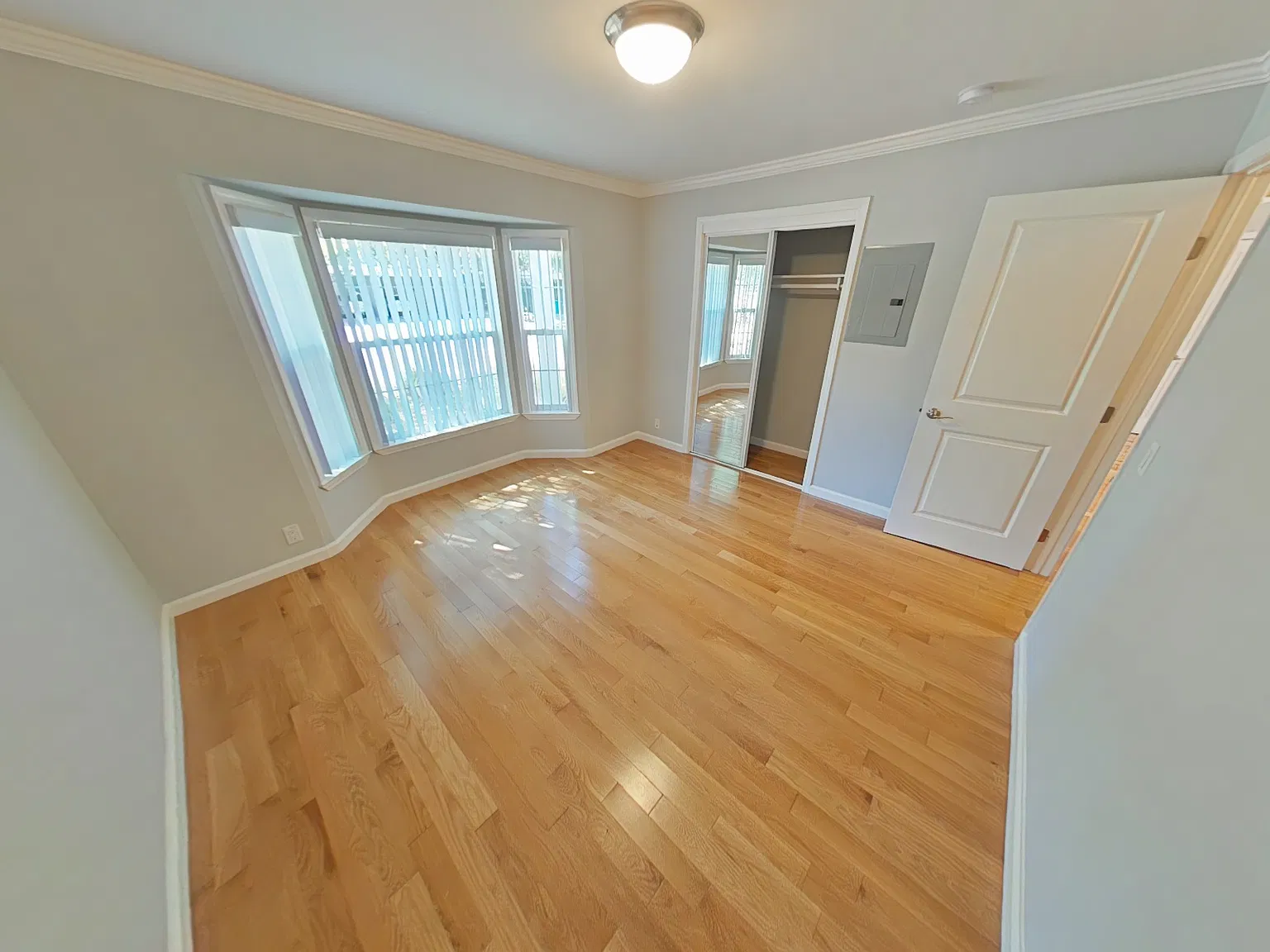 2 bed, 973 sqft, $4,595 — Photo 4