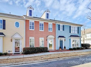 924 White Point Dr, Huntersville, NC 28078