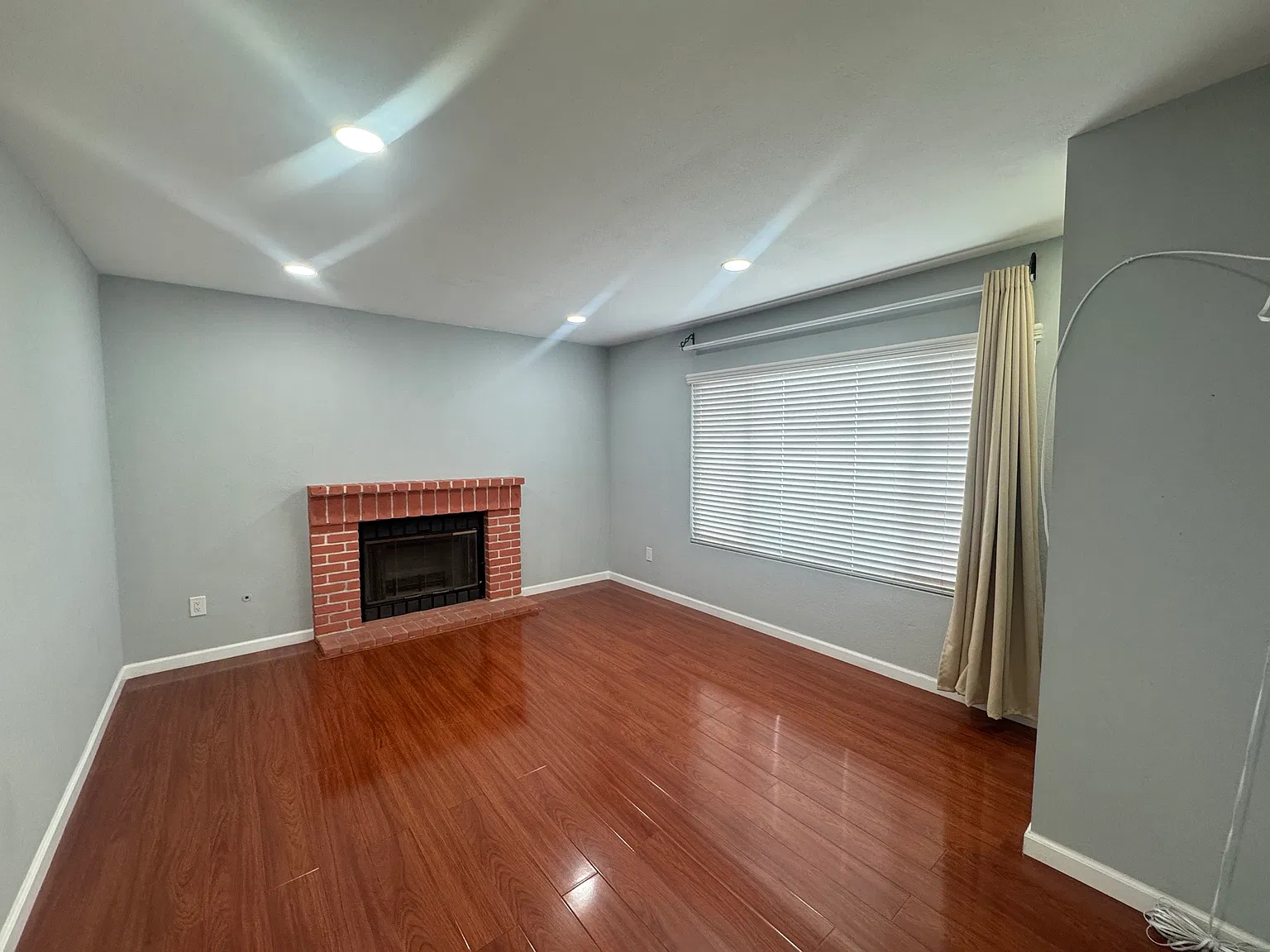 4 bed, 1326 sqft, $900 — Photo 3