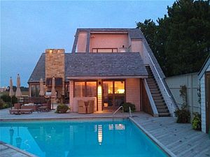 2nd image of 420 Tidal Dr