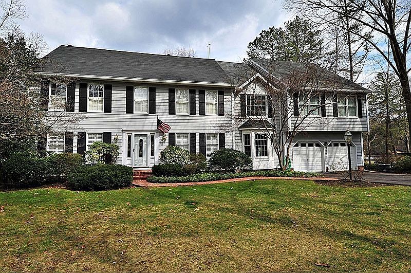 1st image of 535 Point Field Dr