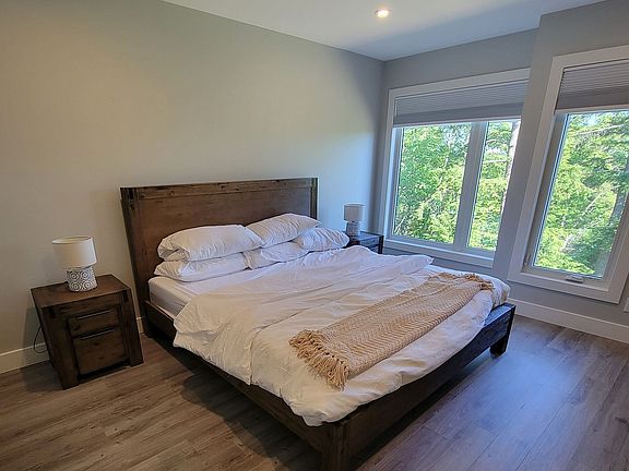 3rd image of 3 Tree Tops Ln #202