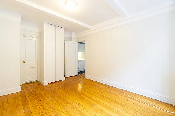 Rented by City Connections Realty | media 4