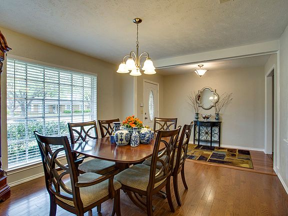 4th image of 1212 Grove Dr