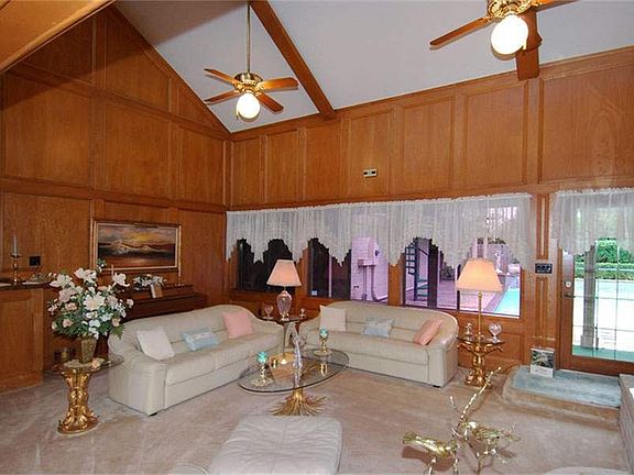 3rd image of 20027 Pinehurst Bend Dr