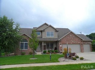 1913 N Lake Dr, Pekin, IL