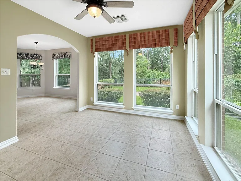 110 W Lansdowne Cir — Photo 12