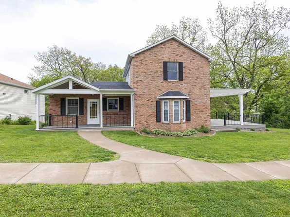380 Greenwood Ave, East Dubuque, IL 61025