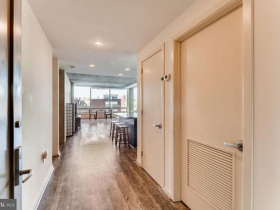4th image of 1200 Steuart St Unit 331