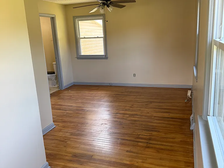 110 Willow St — Photo 5