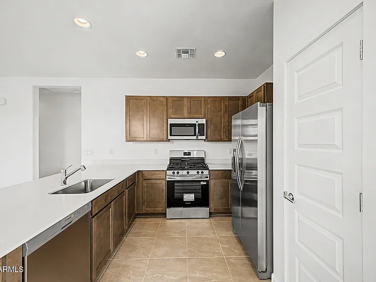 18732 W Maplewood Dr — Photo 9