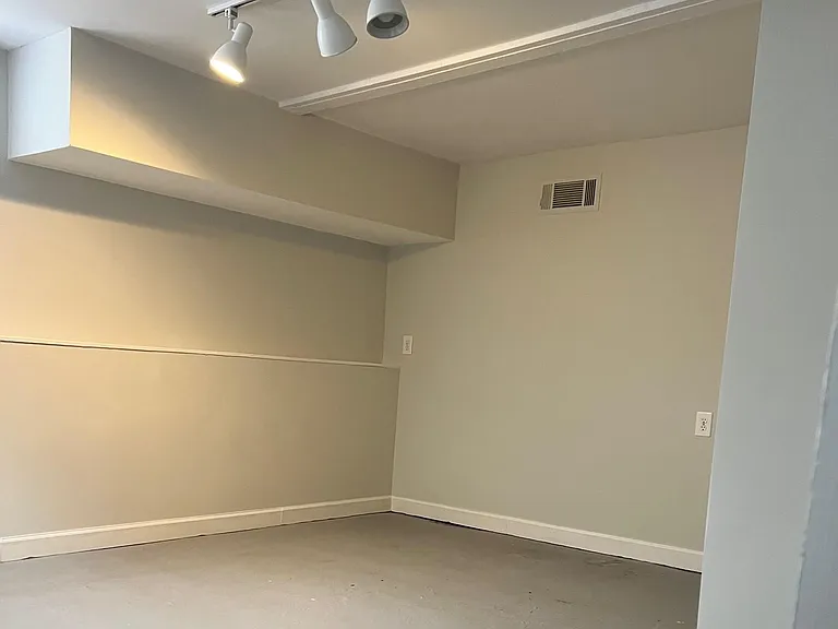 471 Gift Ave SE — Photo 28