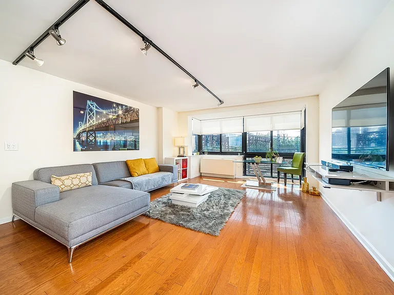 700 Grove St #4N — Photo 3