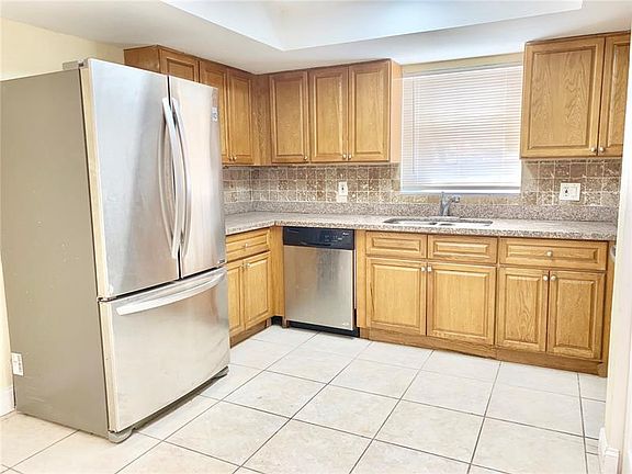 4th image of 7925 Kimberly Blvd