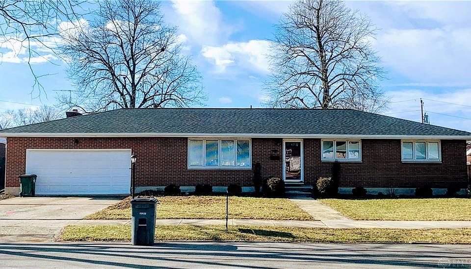 1st image of 272 Robin Hood Ln