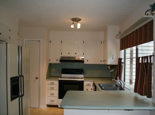 1015 Pineborough Rd, Charlotte, NC 28212