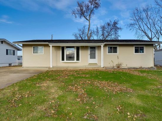 9511 Bobmar Dr, Saint Louis, MO 63123