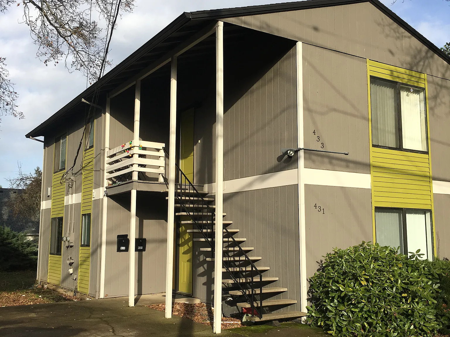 2 bed, 1000 sqft, $1,995 — Photo 2