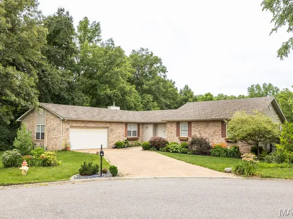 10 Ryan Cir, Lebanon, IL 62254