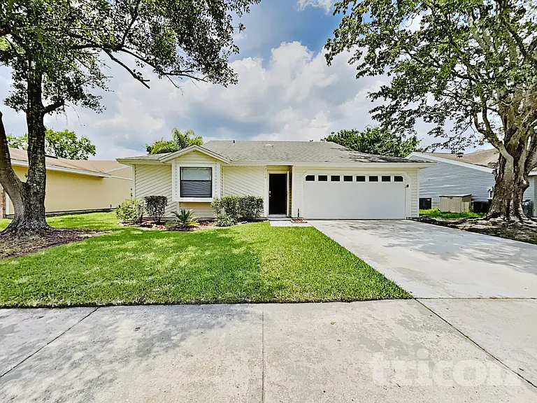 7280 Eagles Perch Dr — Photo 1