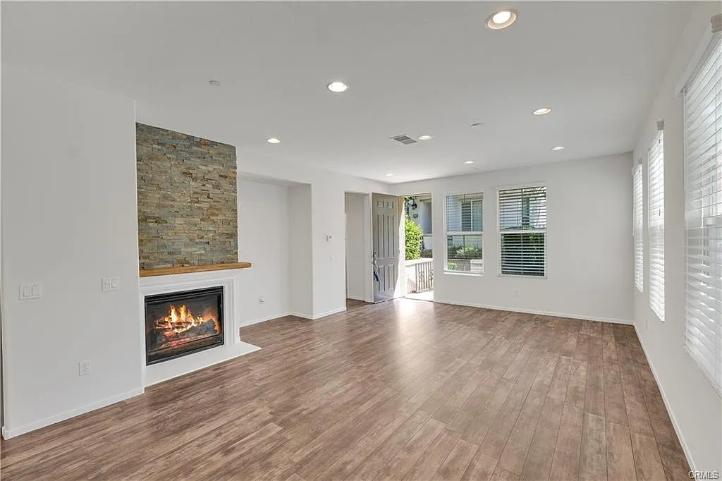 4 bed, 2.5 bath, 2047 sqft, $3,600 — Photo 1