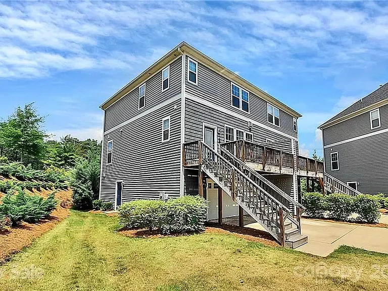 1502 Sharon Rd W — Photo 11