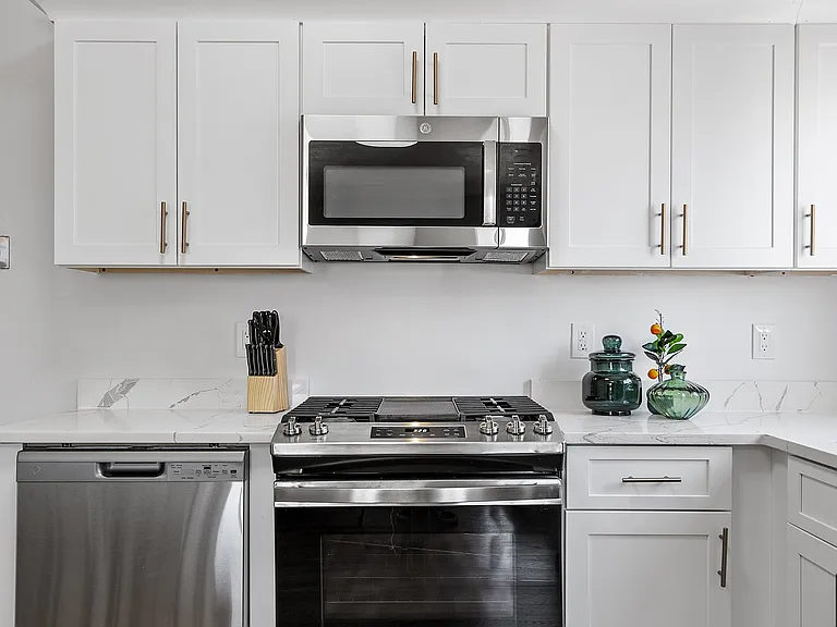 44 Dana St #6 — Photo 4