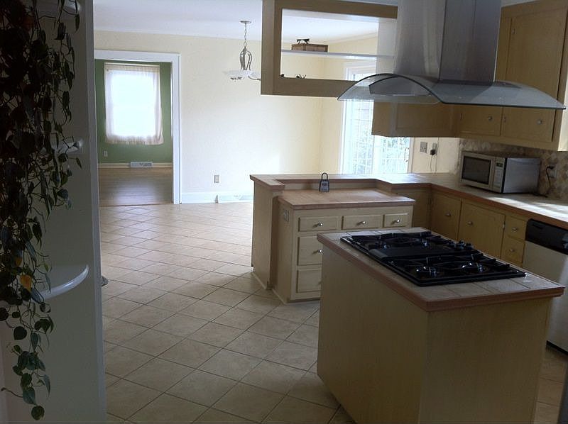 Kitchen/Breakfast Area