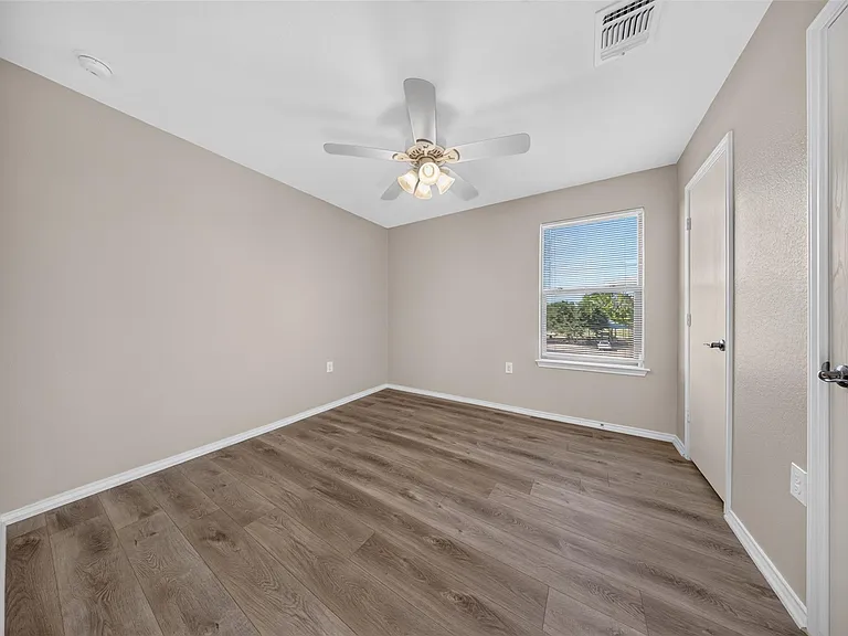 9001 Bird Brook Ln — Photo 30