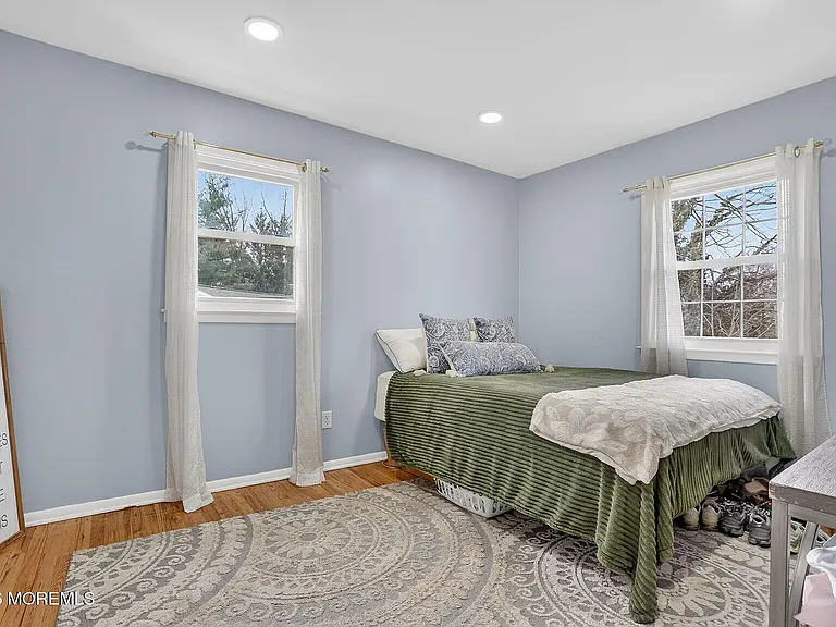 824 Knight St — Photo 12