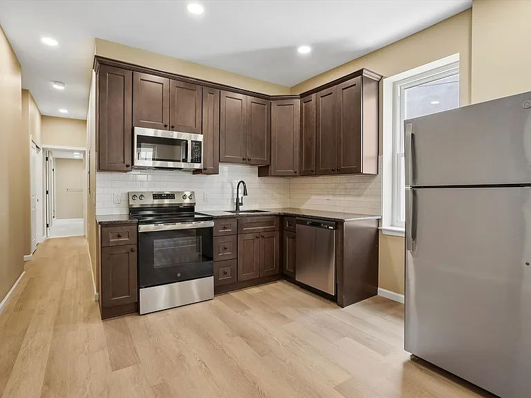 405 School St #1 — Photo 6