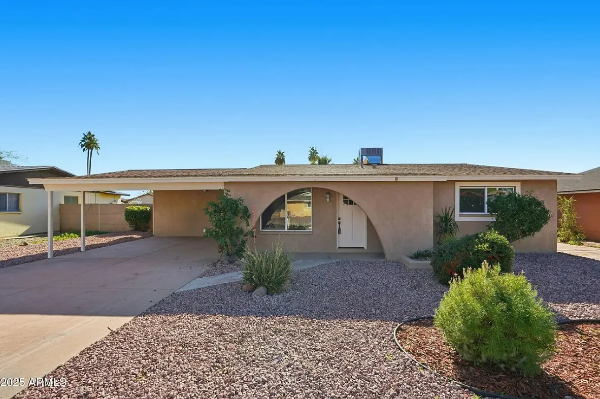 Building Photo - 4743 W Shaw Butte Dr