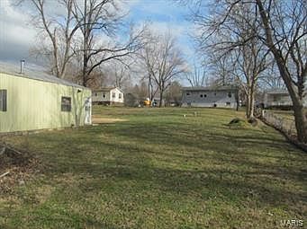 5th image of 9159 Ridge Rd