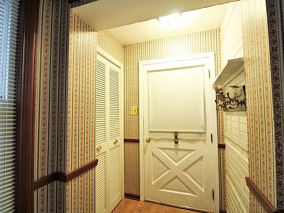 2nd image of 617 9th Ave