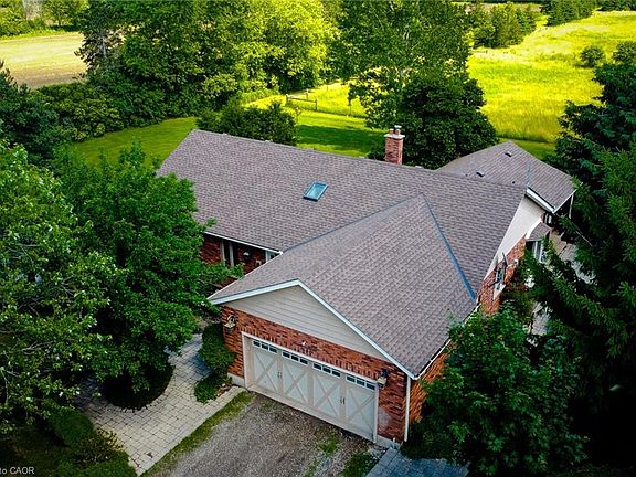 2nd image of 120 Pauline Johnson Rd