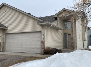 9100 Orchard Cir E, Monticello, MN 55362